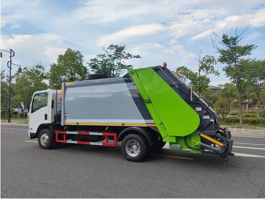 Мусоровоз ISUZU